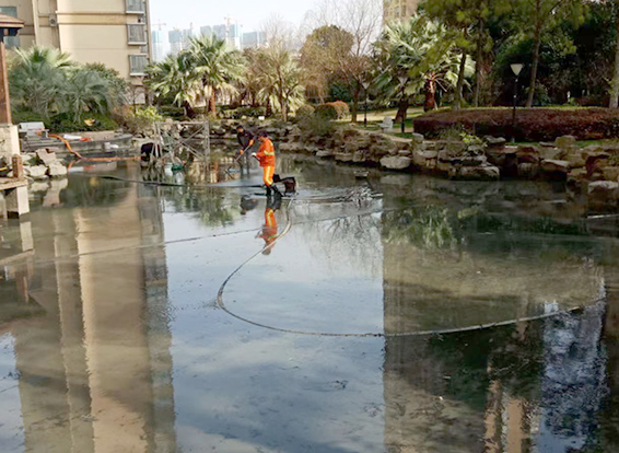 石峰景观池淤泥清理